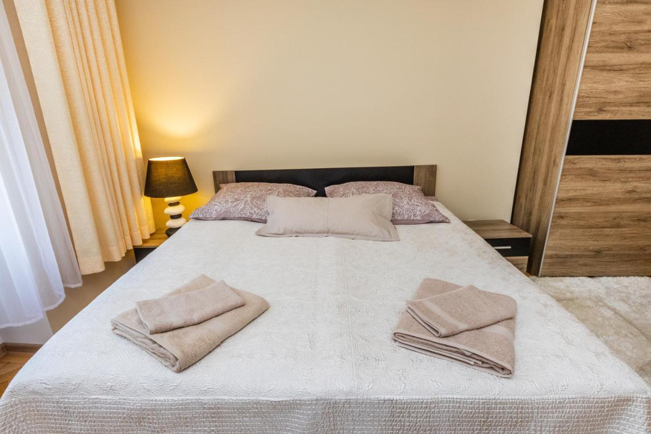 Ferienwohnung Prostorny Tripokojovy Apartman U Nabrezi Vltavy Prag Exterior foto