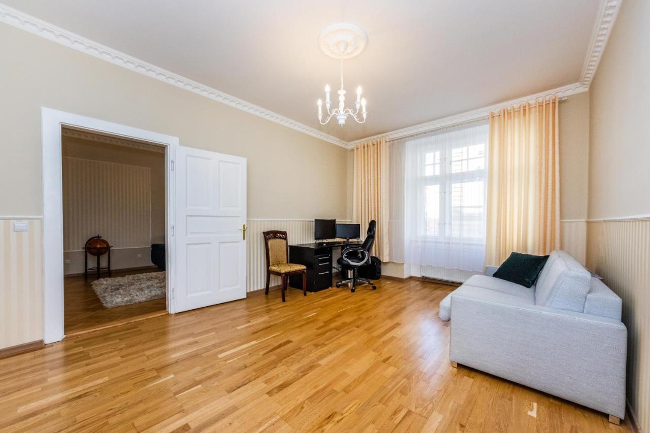 Ferienwohnung Prostorny Tripokojovy Apartman U Nabrezi Vltavy Prag Exterior foto